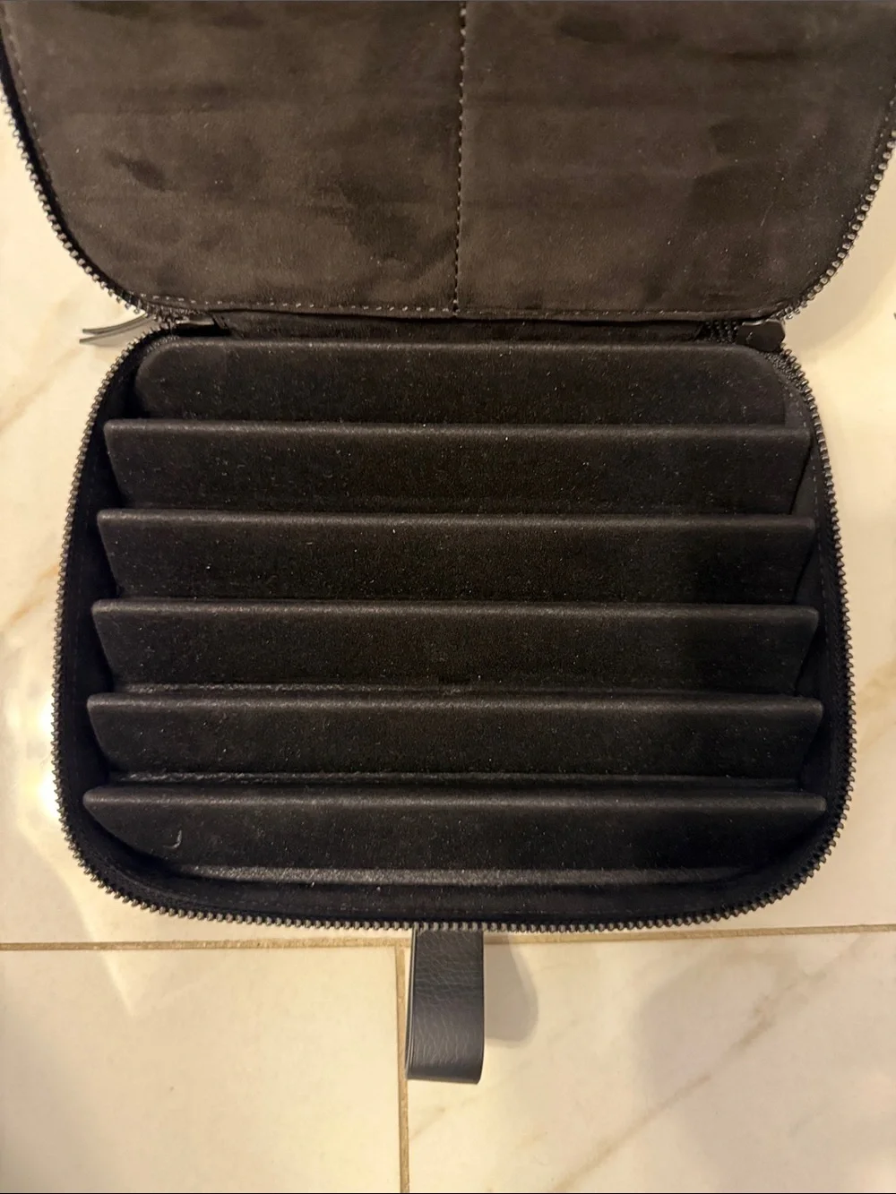 Von Holzhausen- Unisex Black Leather Apple Watch Band Travel Case